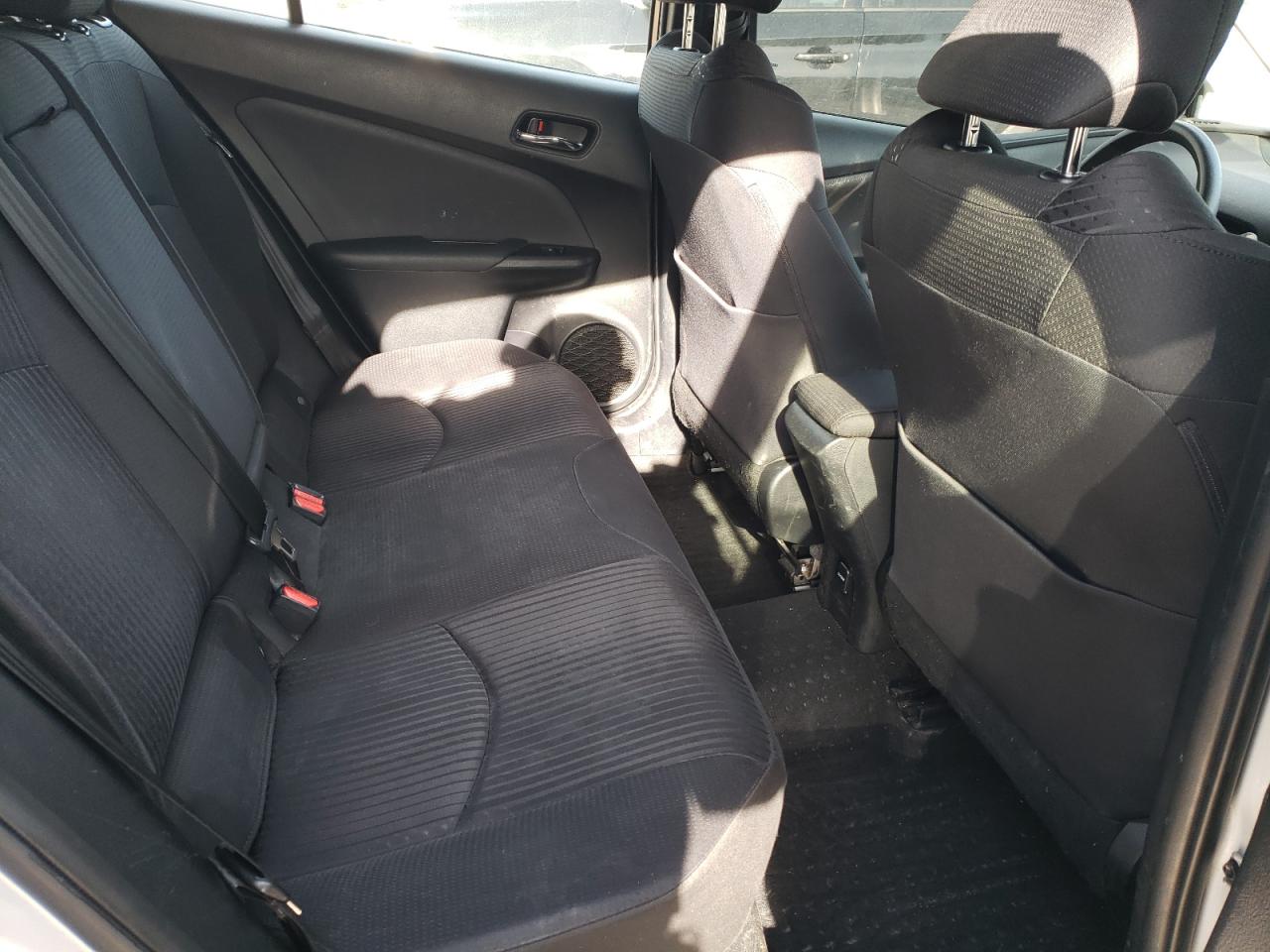 2016 Toyota Prius - Image 11