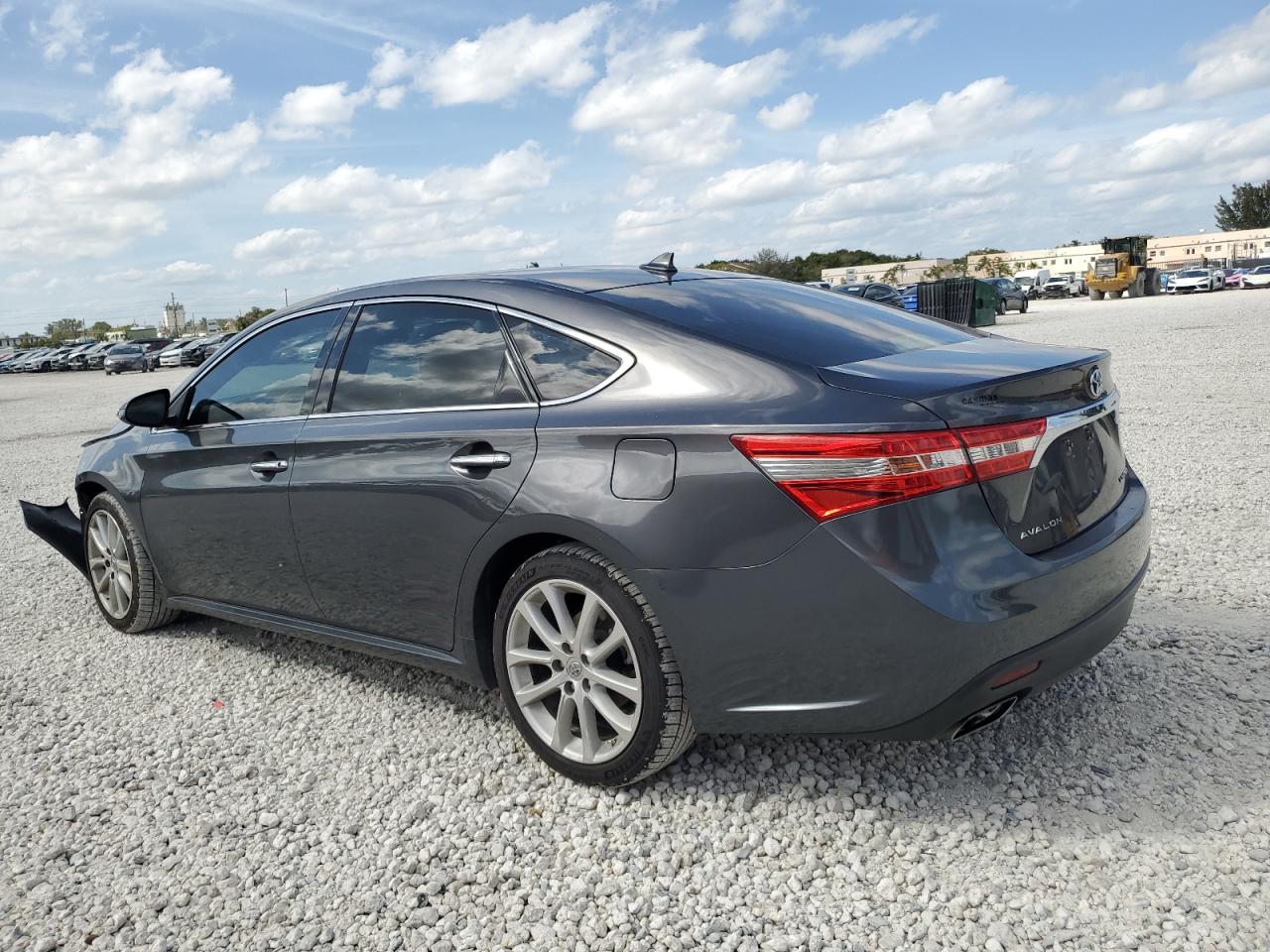2013 Toyota Avalon - Image 2