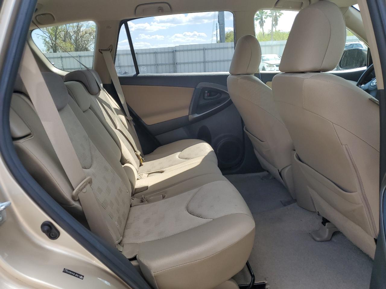2010 Toyota RAV 4 - Image 11