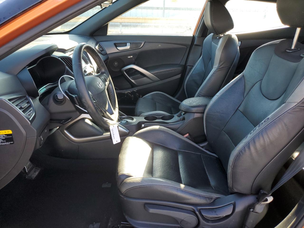 2016 Hyundai Veloster - Image 7