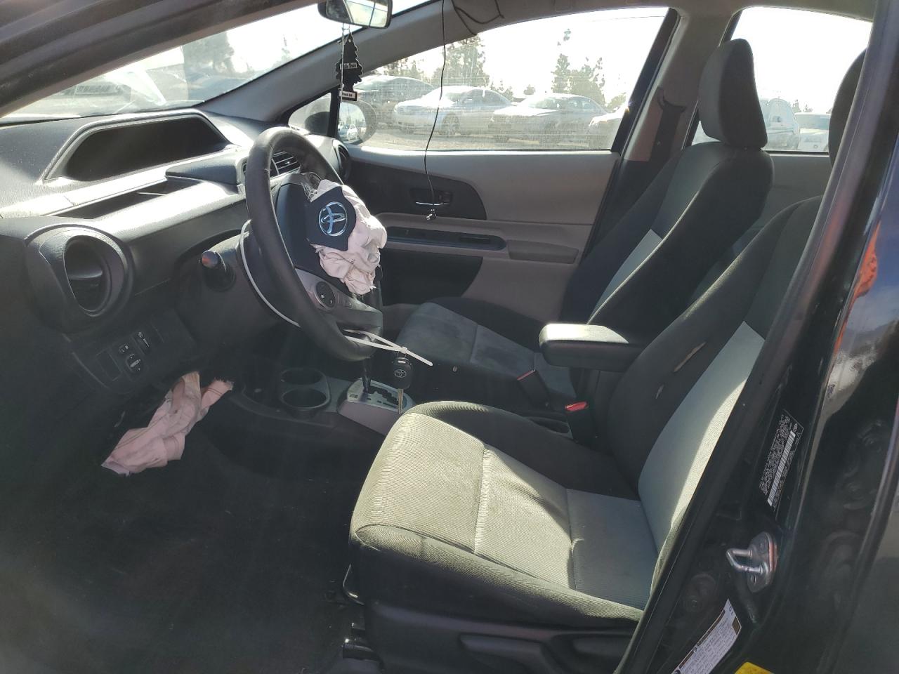 2013 Toyota Prius - Image 7