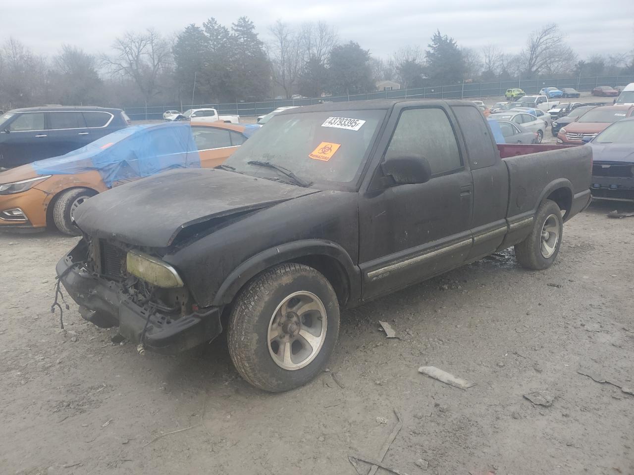2001 Chevrolet S-10 Pickup - Image 1