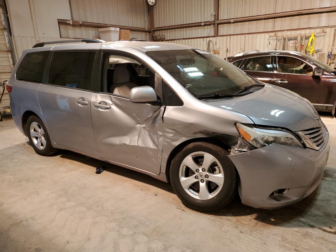2016 Toyota Sienna - Image 4