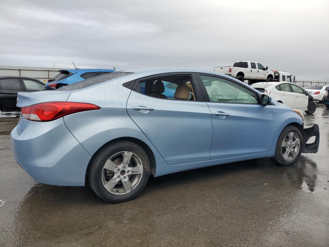 2012 Hyundai Elantra - Image 3