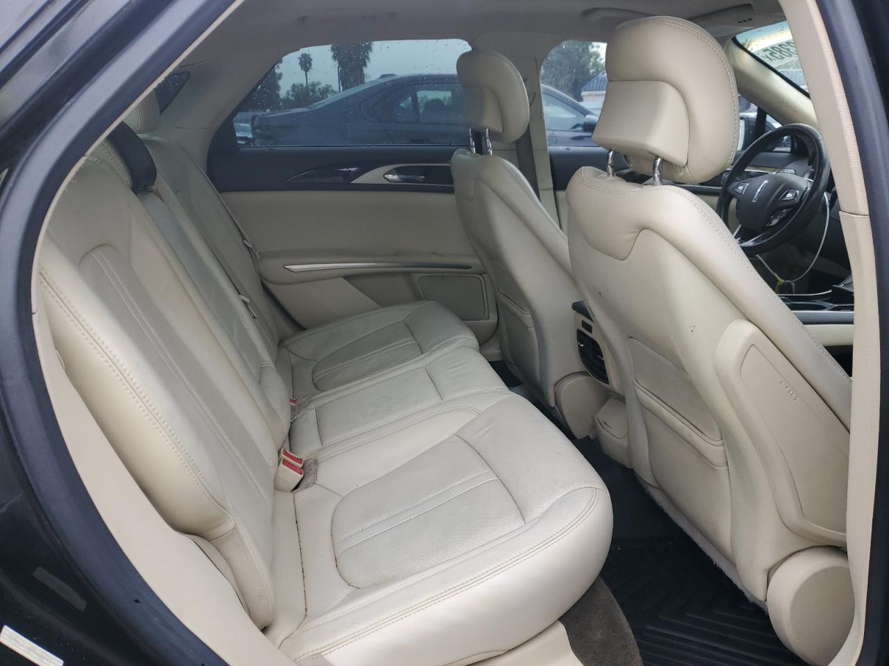 2015 Lincoln MKZ - Image 10