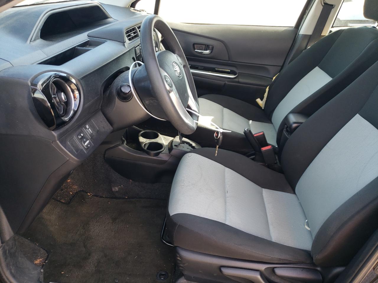2016 Toyota Prius - Image 7