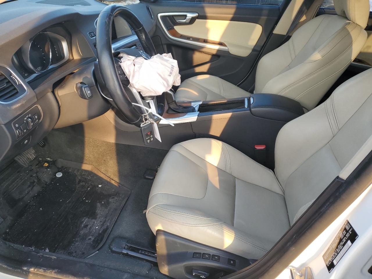 2017 Volvo S60 - Image 7