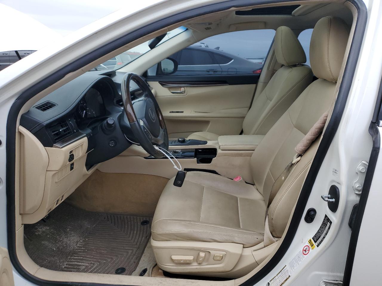 2013 Lexus ES - Image 7