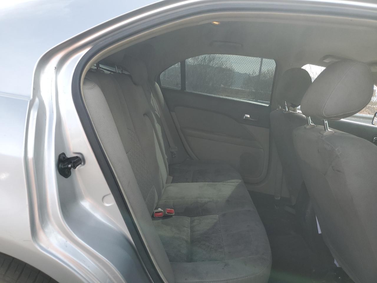 2012 Ford Fusion - Image 10