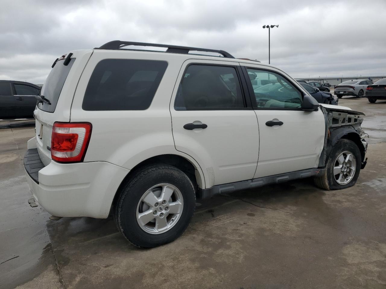 2011 Ford Escape - Image 3