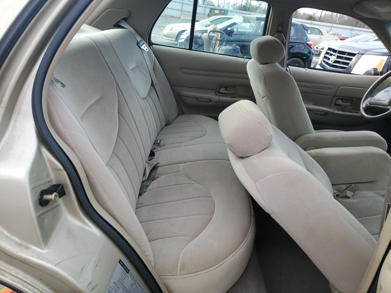 1999 Ford Crown Victoria - Image 10