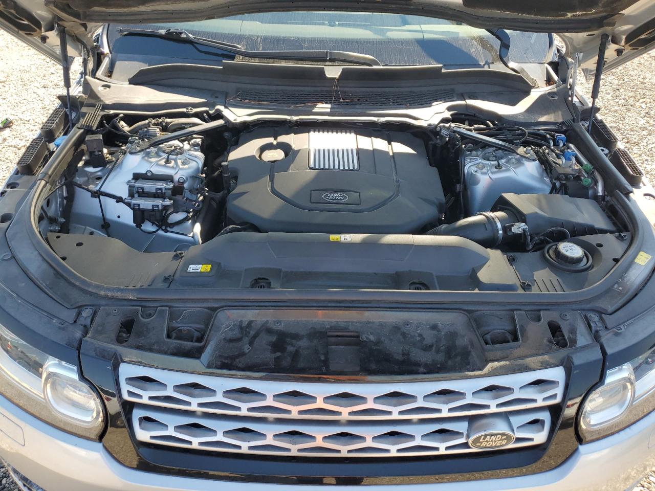 2016 Land Rover Range Rover - Image 11