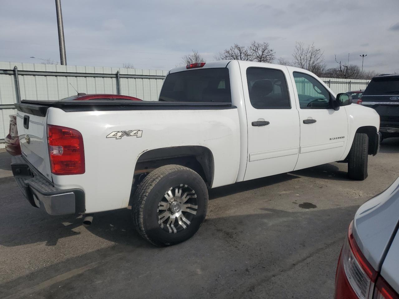 2013 Chevrolet Silverado - Image 3