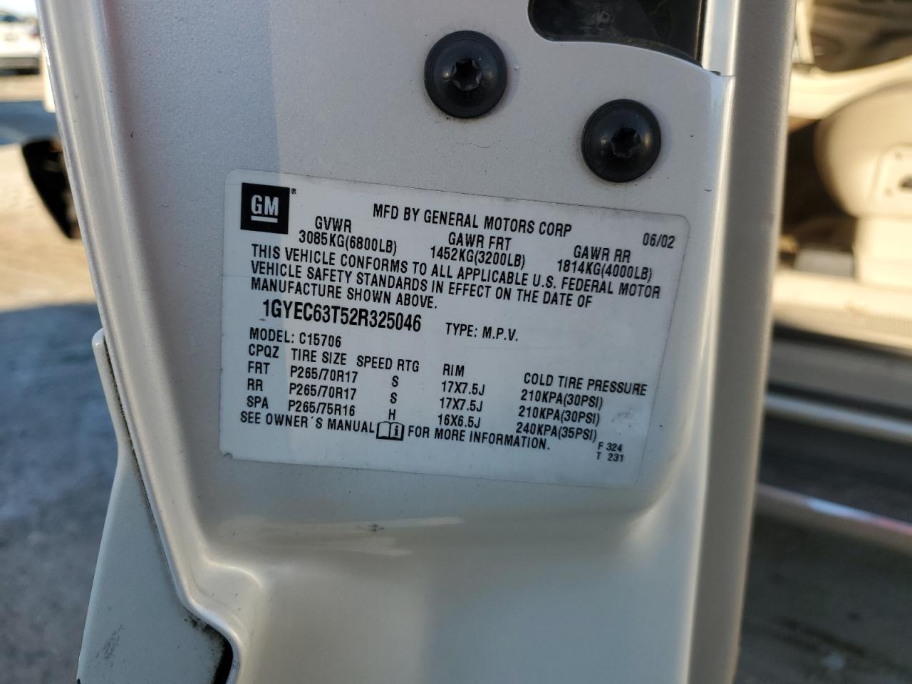 2002 Cadillac Escalade - Image 13