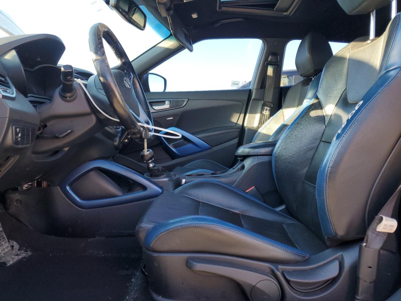 2016 Hyundai Veloster - Image 7