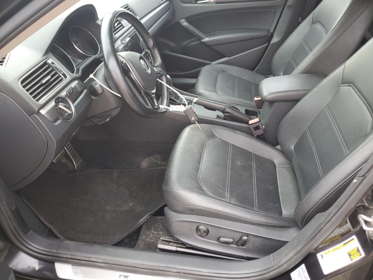 2018 Volkswagen Passat - Image 7
