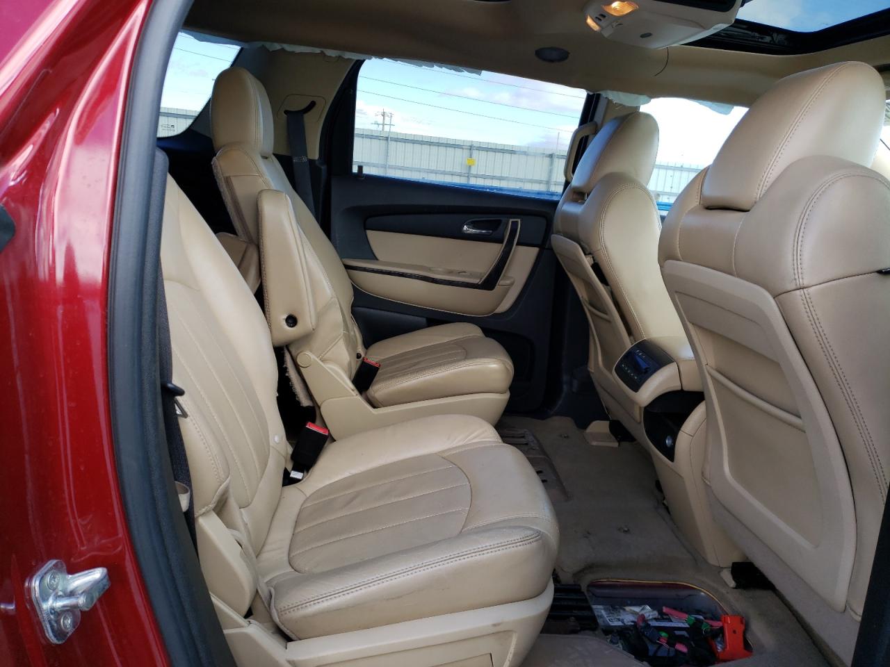 2011 GMC Acadia - Image 11