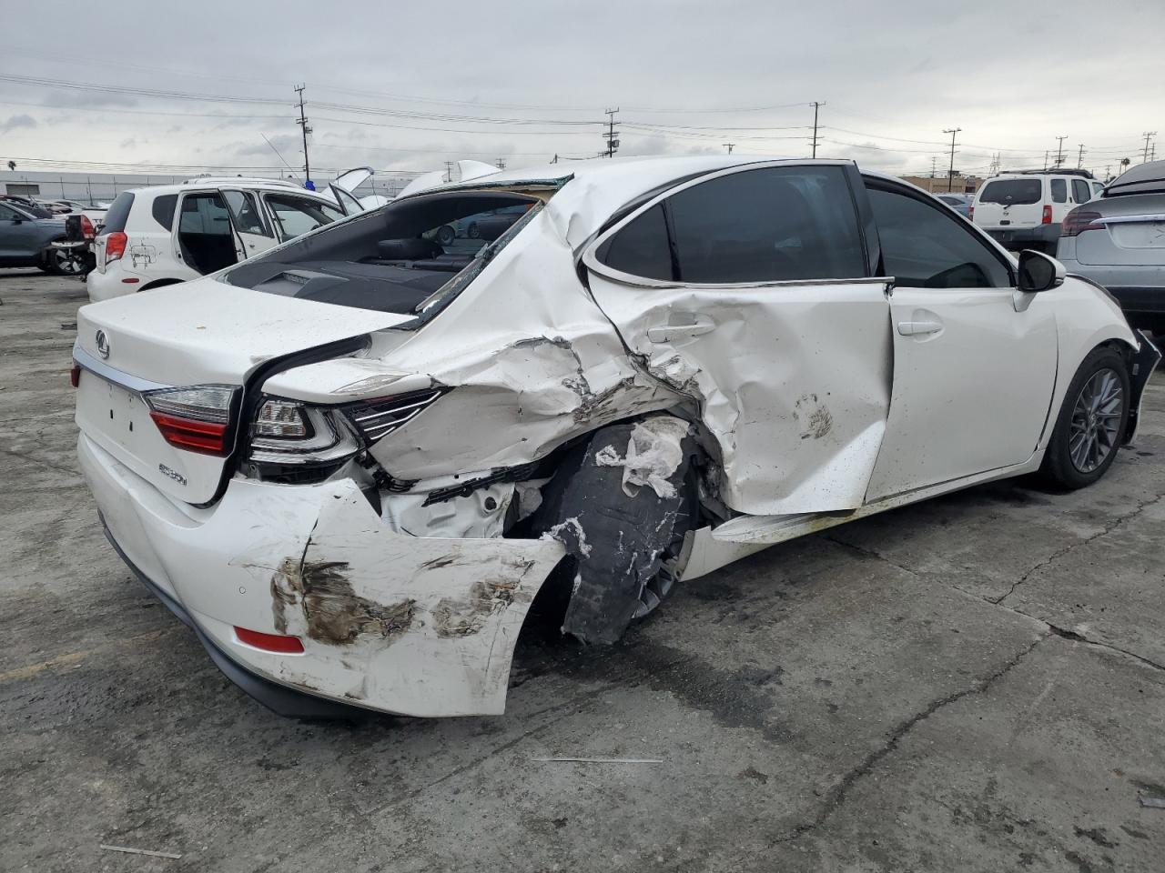 2018 Lexus ES - Image 3