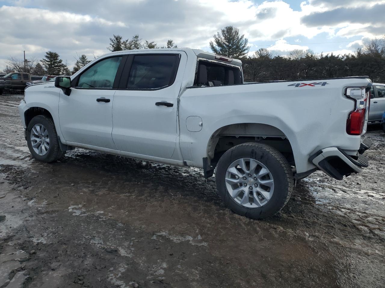 2022 Chevrolet Silverado - Image 2