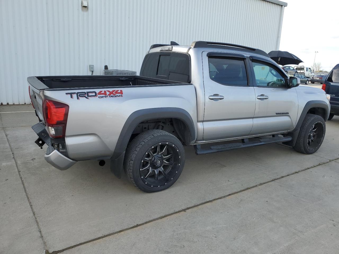 2019 Toyota Tacoma - Image 3