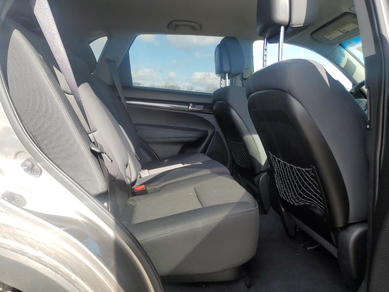 2012 Kia Sorento - Image 11