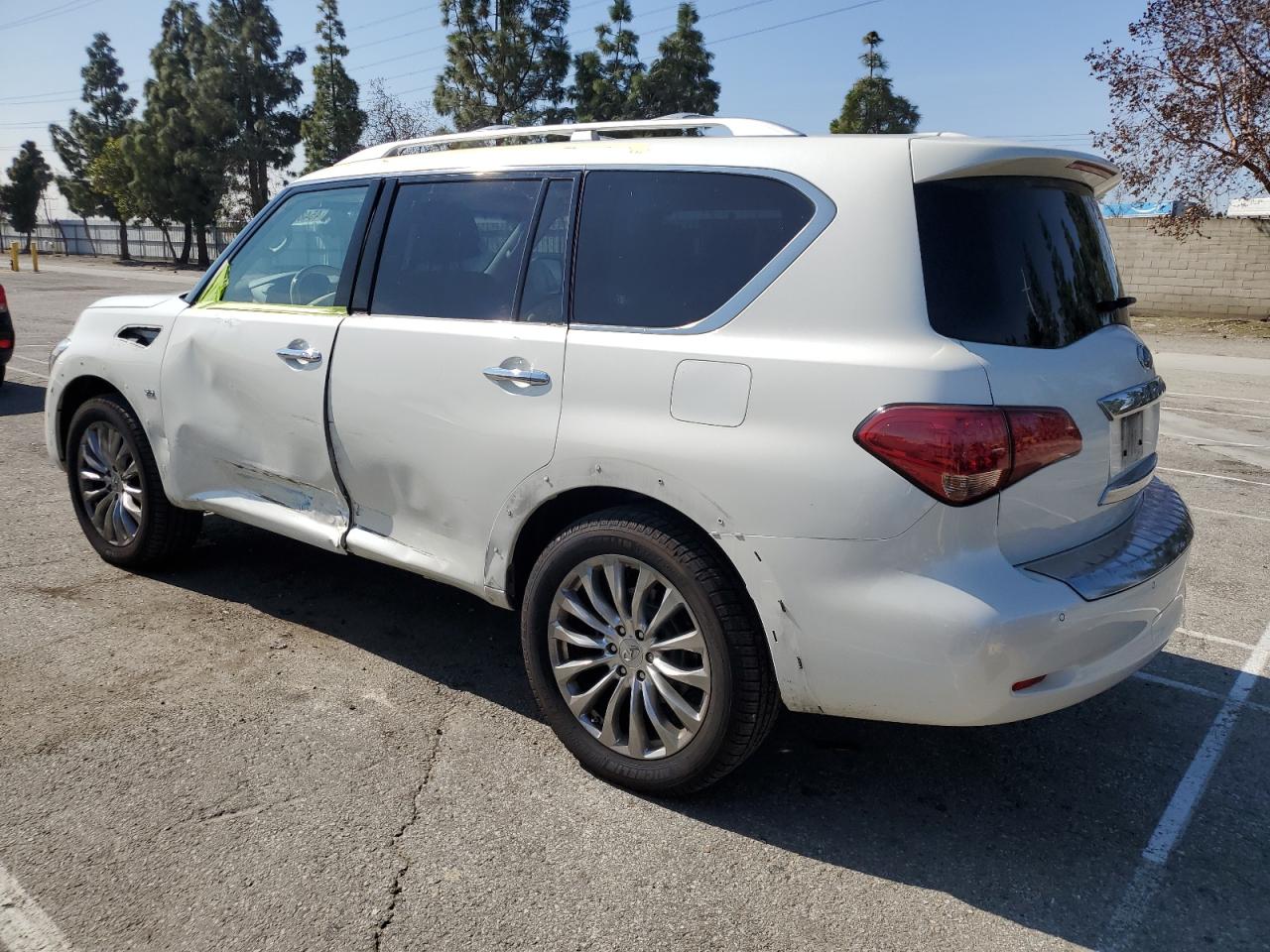2015 Infiniti QX80 - Image 2