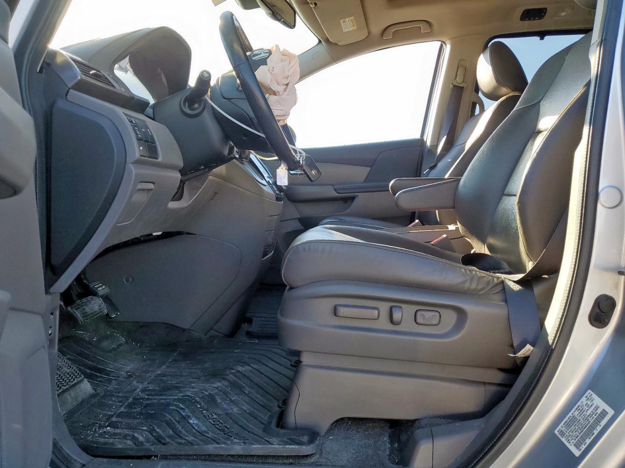 2015 Honda Odyssey - Image 7