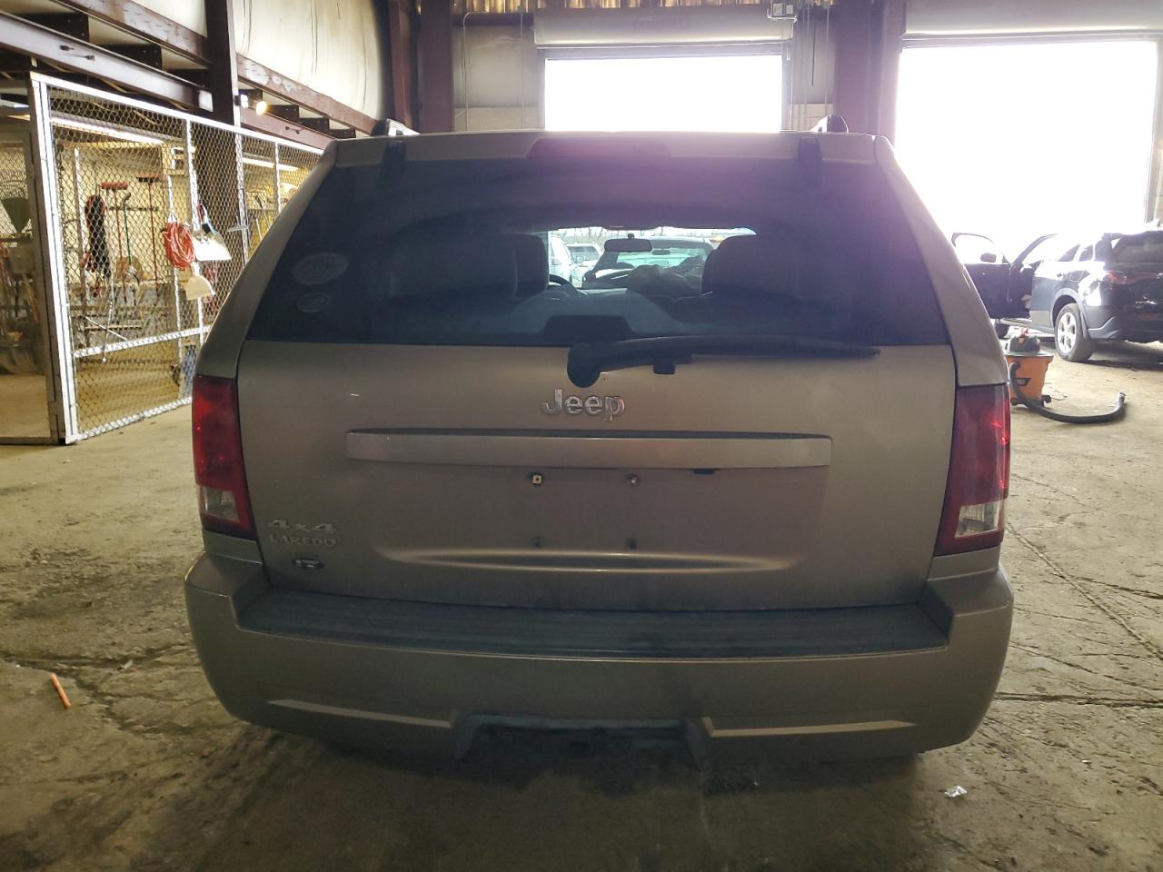 2006 Jeep Grand Cherokee - Image 6