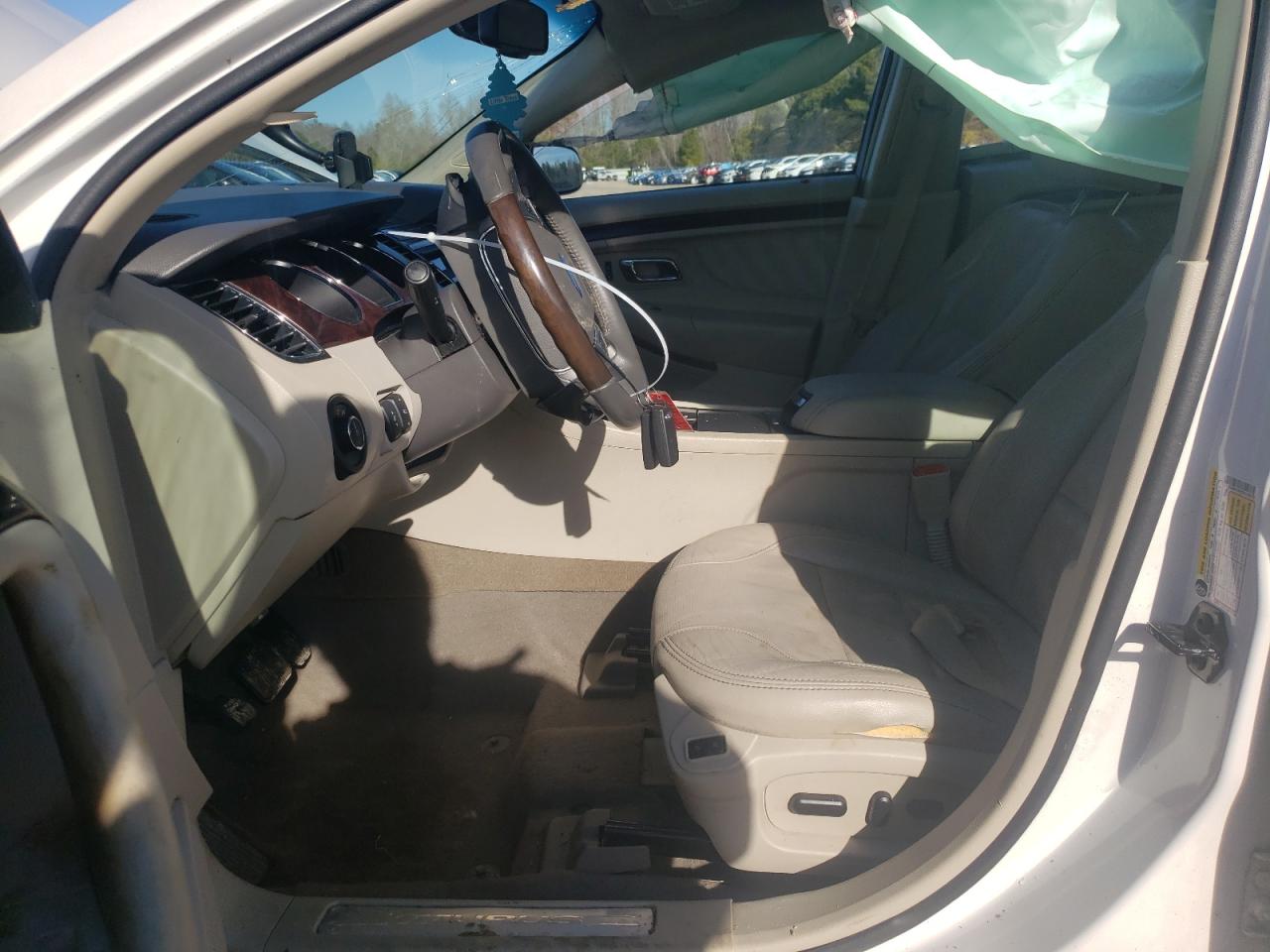 2011 Ford Taurus - Image 7