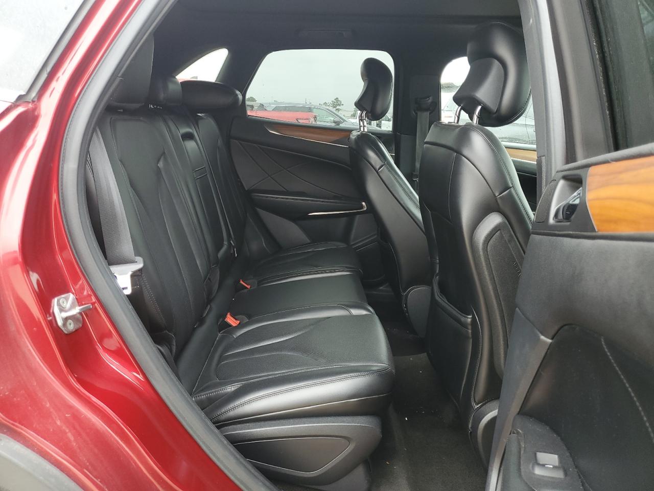 2015 Lincoln MKZ - Image 11