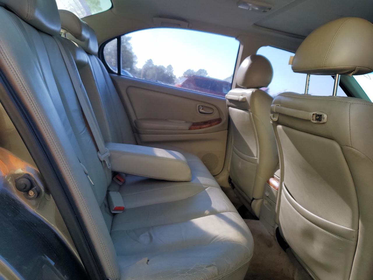 2003 Infiniti I - Image 10