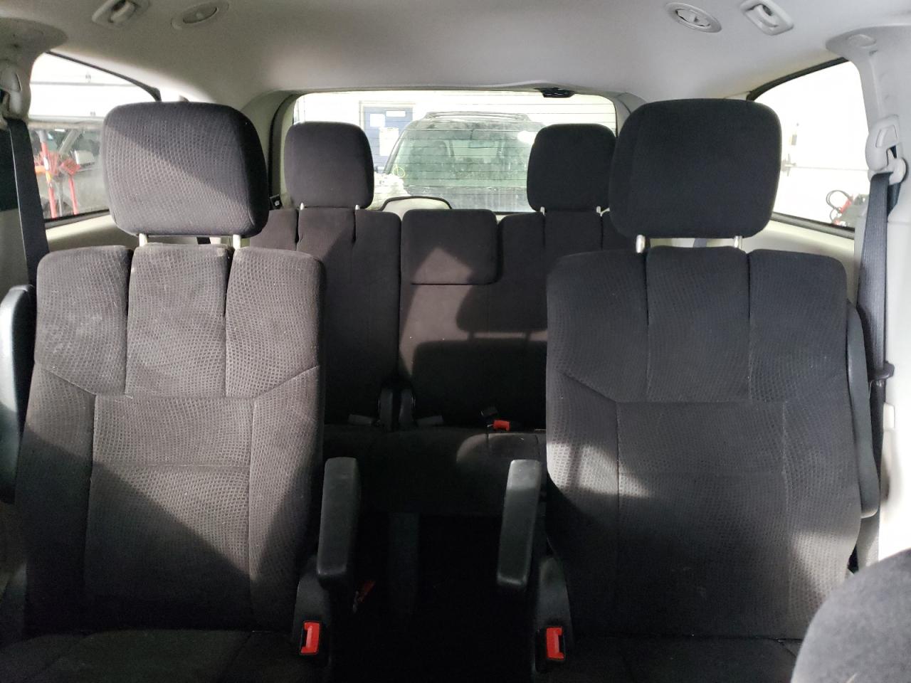 2013 Dodge Caravan - Image 10