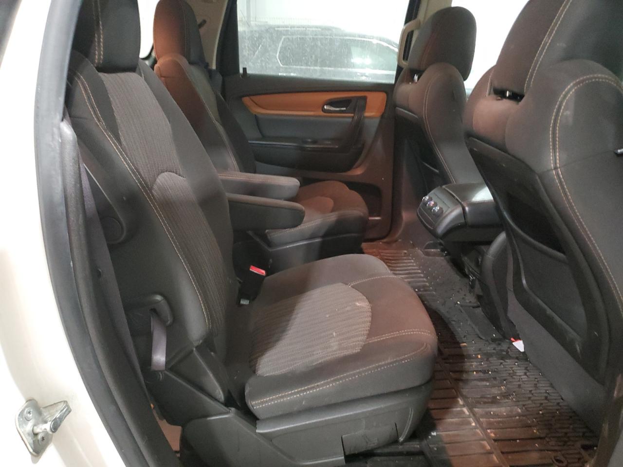 2014 Chevrolet Traverse - Image 11