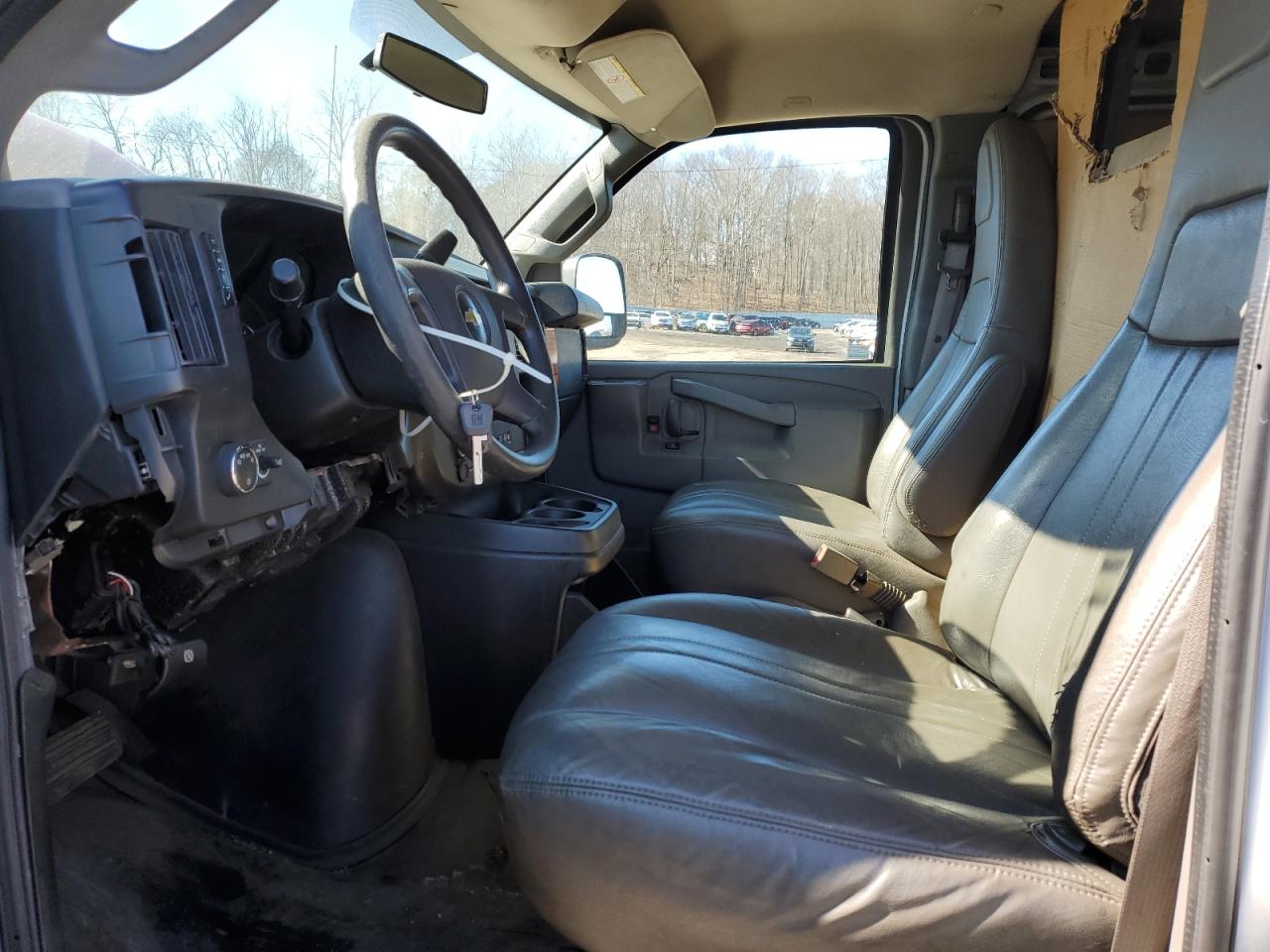 2017 Chevrolet Express - Image 7