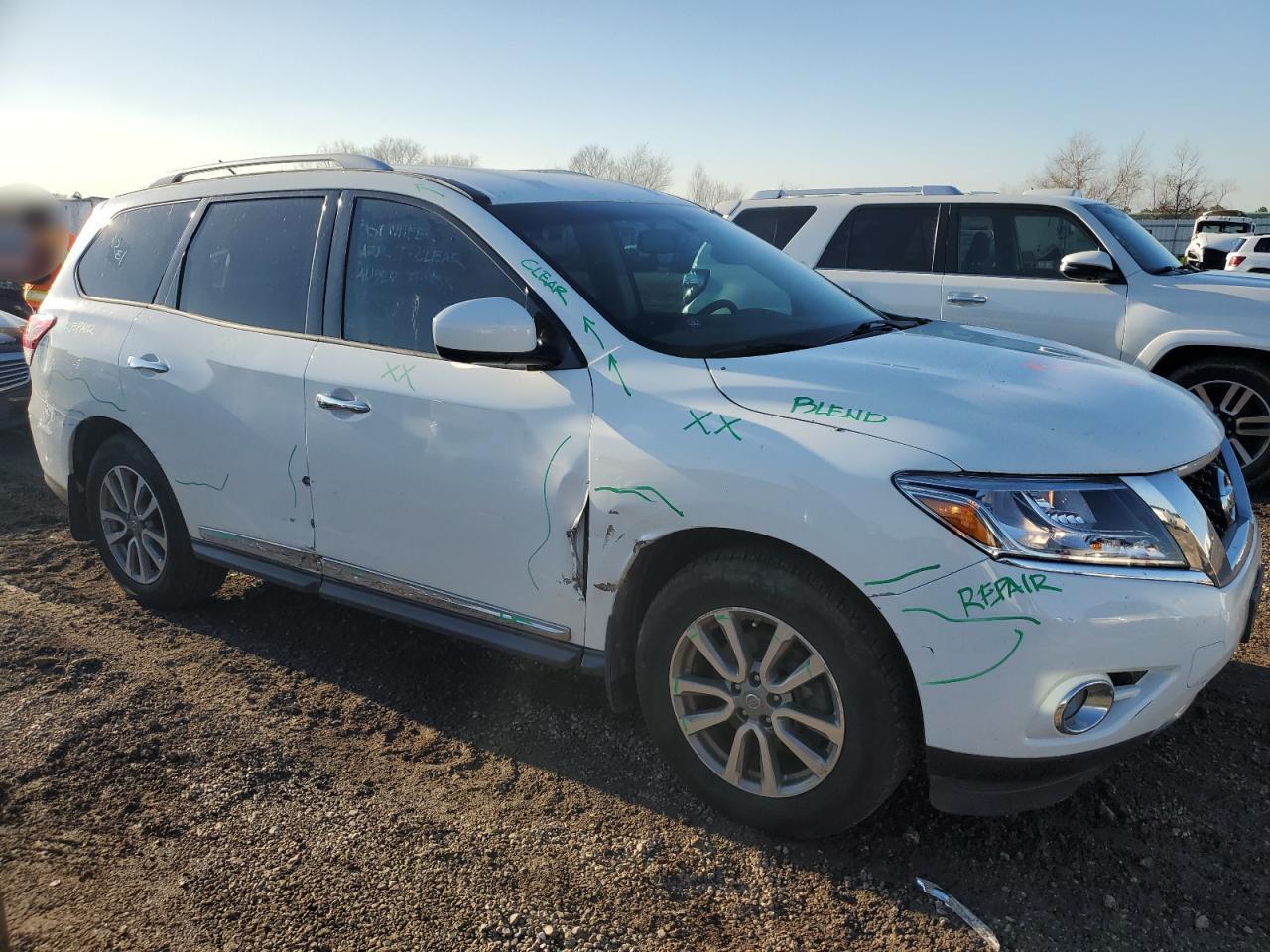 2015 Nissan Pathfinder - Image 4