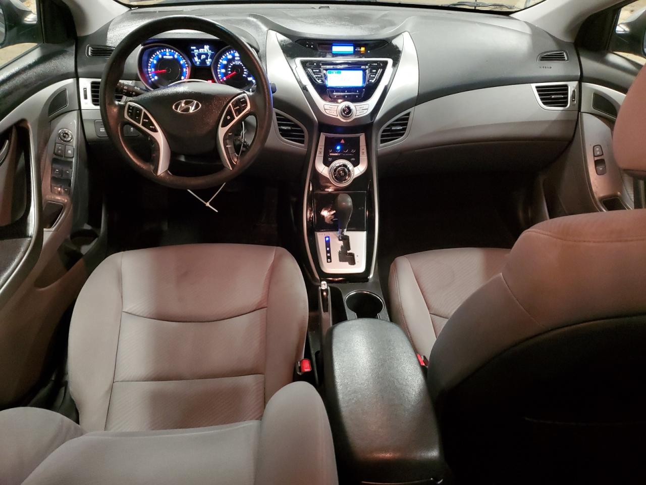 2012 Hyundai Elantra - Image 8