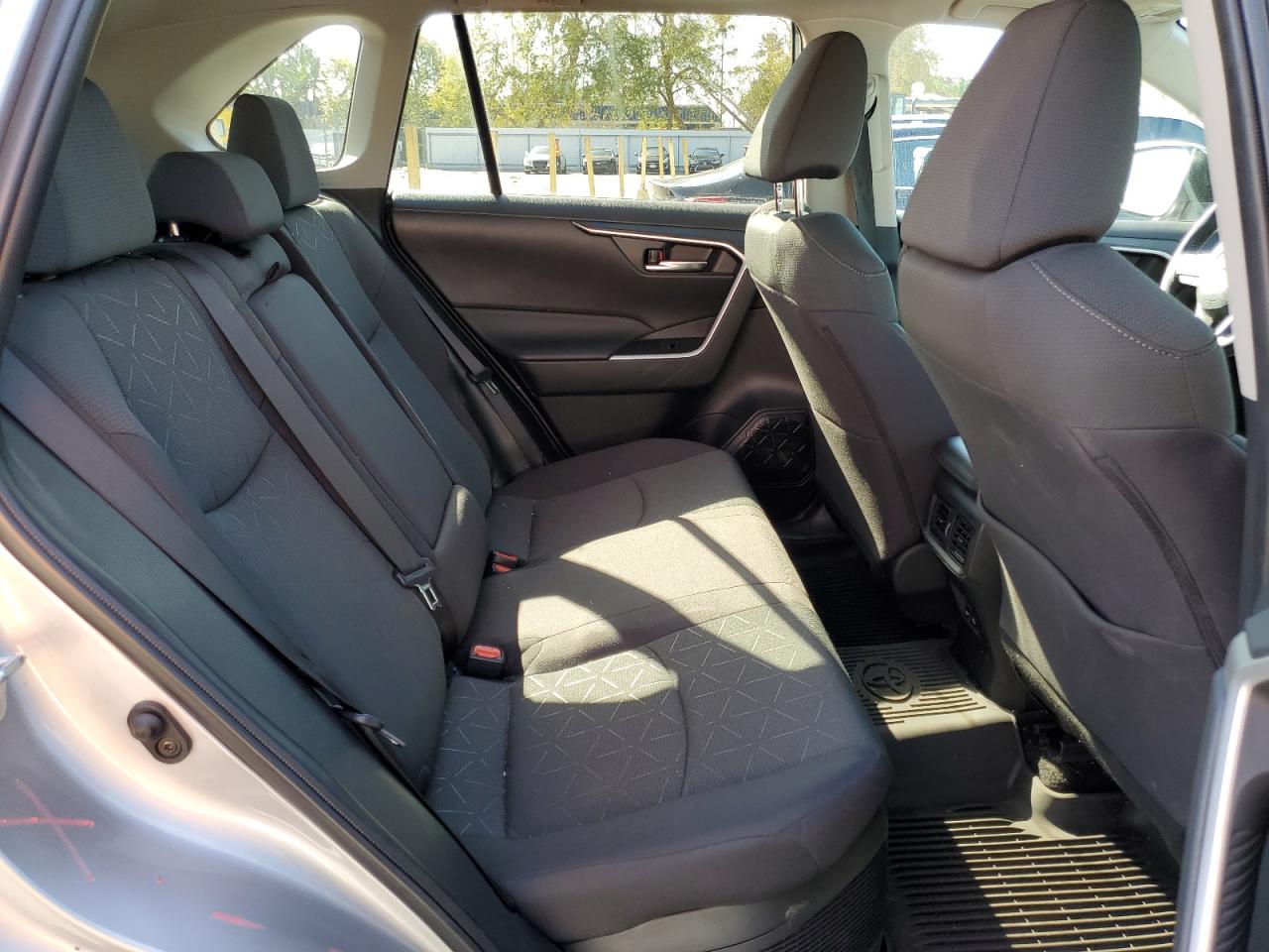2024 Toyota RAV 4 - Image 11