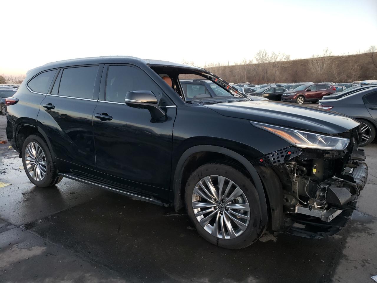 2024 Toyota Highlander - Image 4