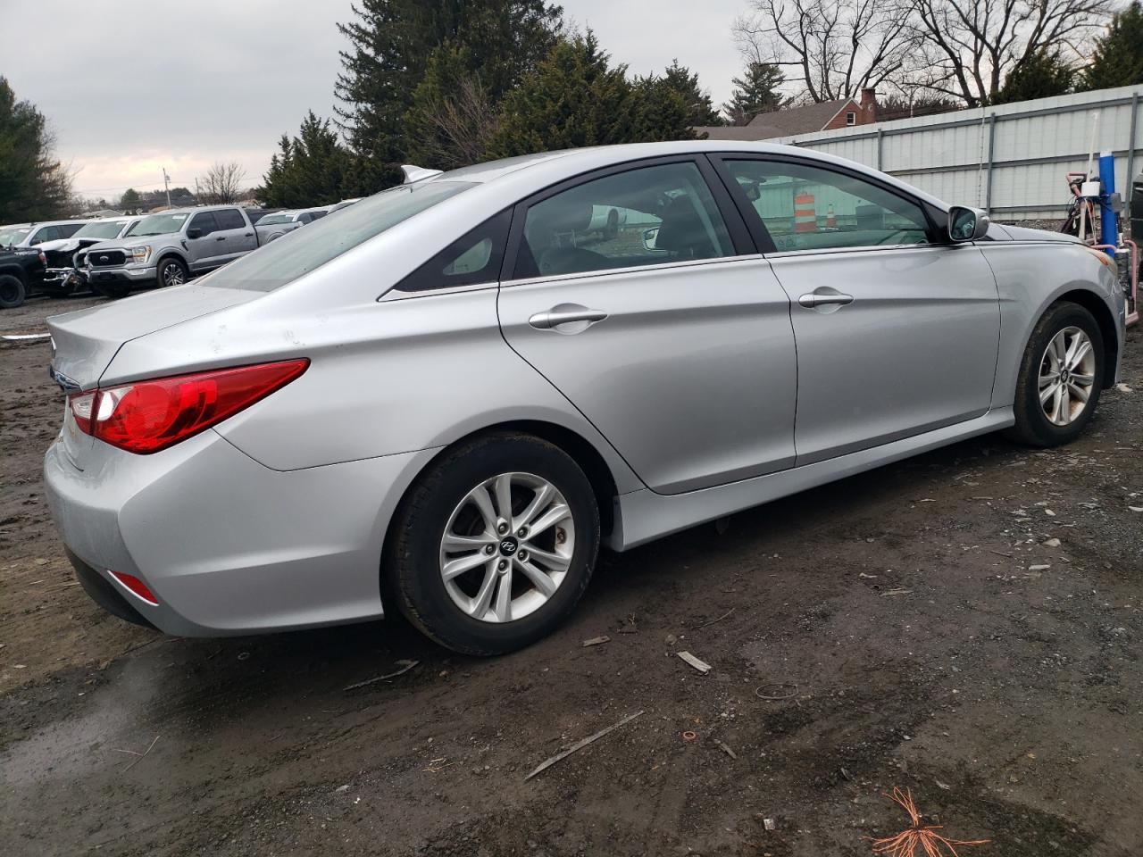 2014 Hyundai Sonata - Image 3