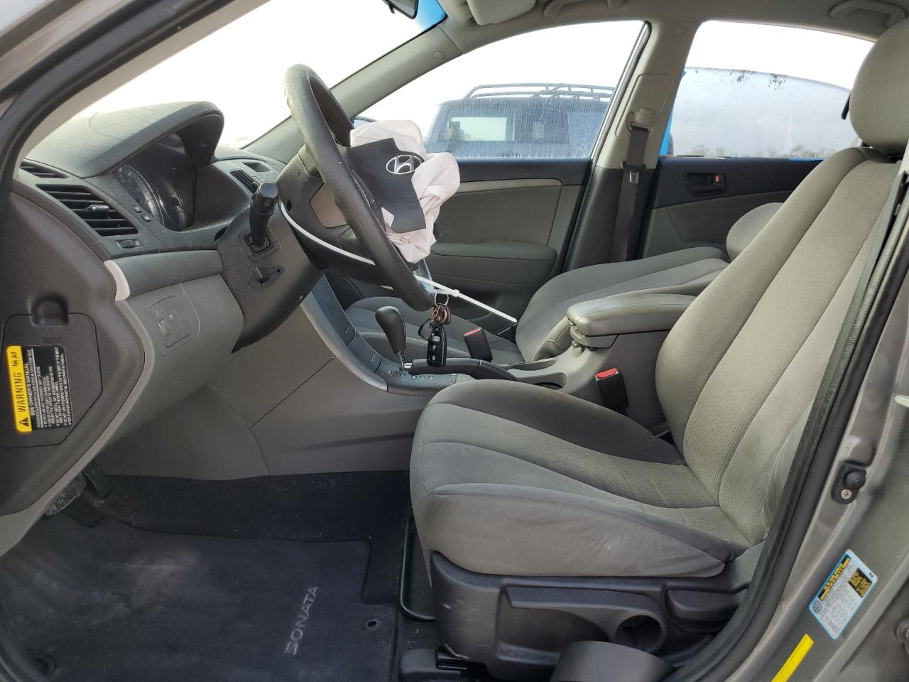 2010 Hyundai Sonata - Image 7