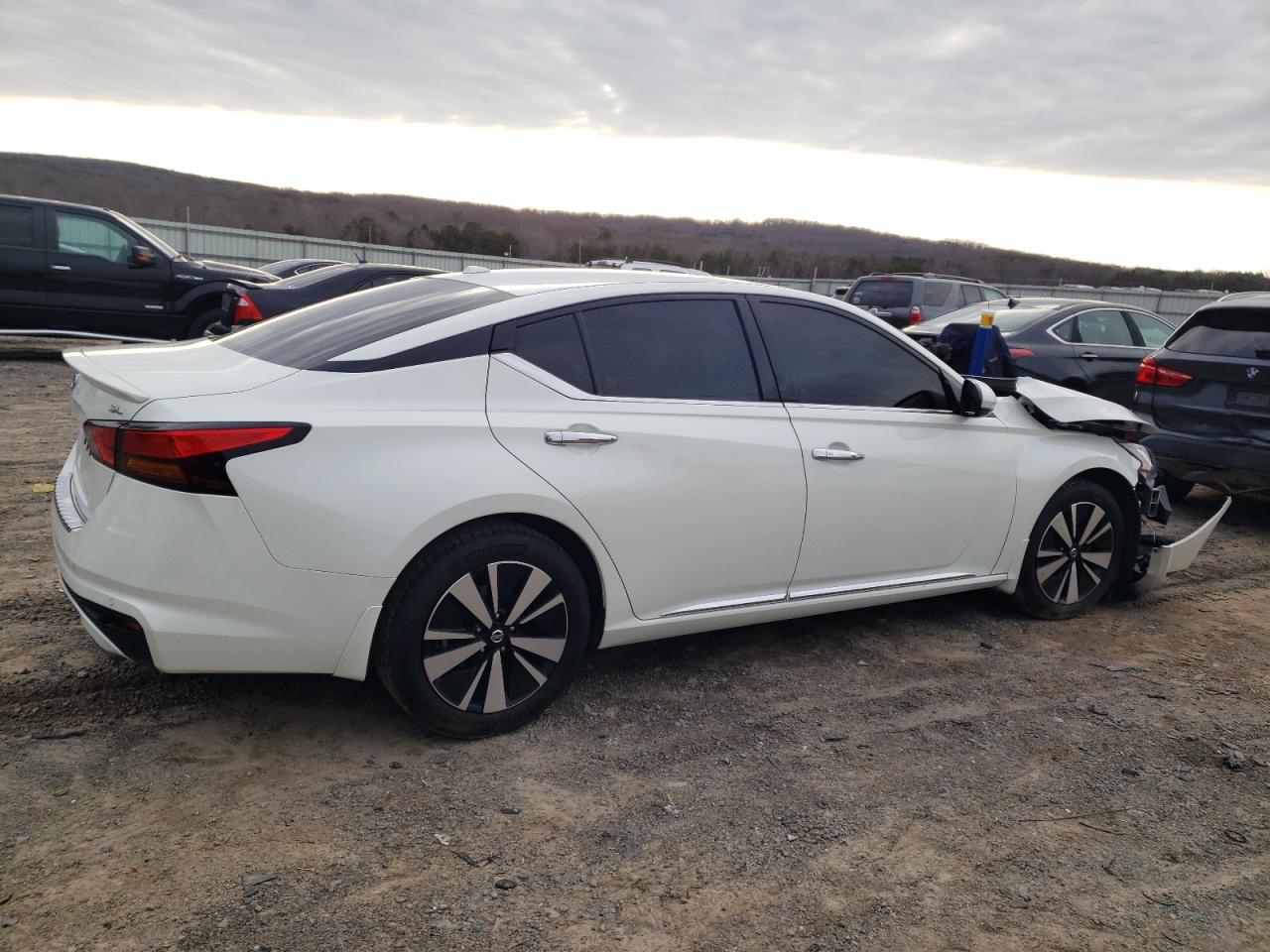 2021 Nissan Altima - Image 3