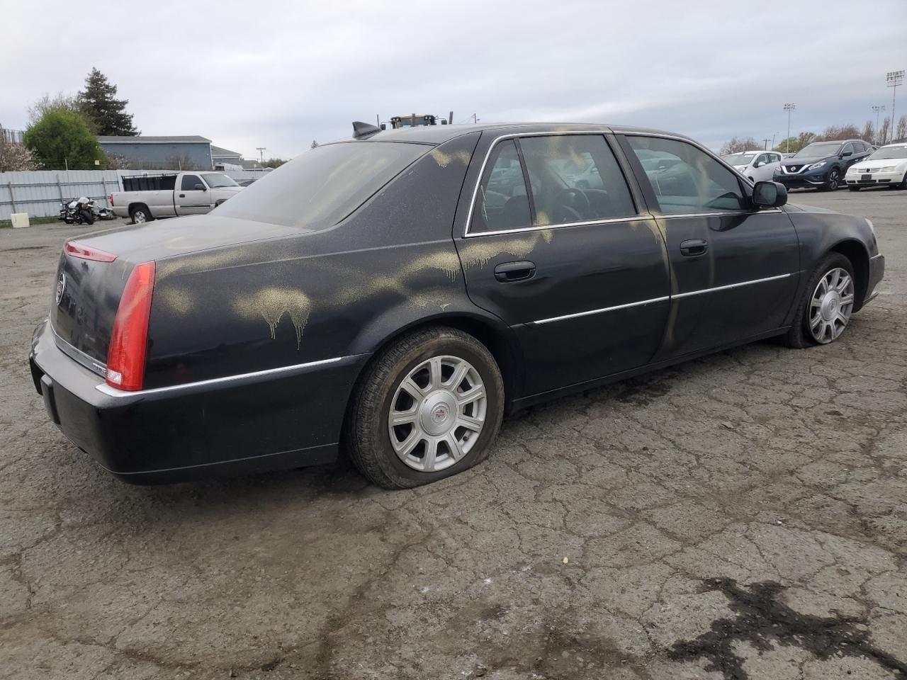 2010 Cadillac DTS - Image 3