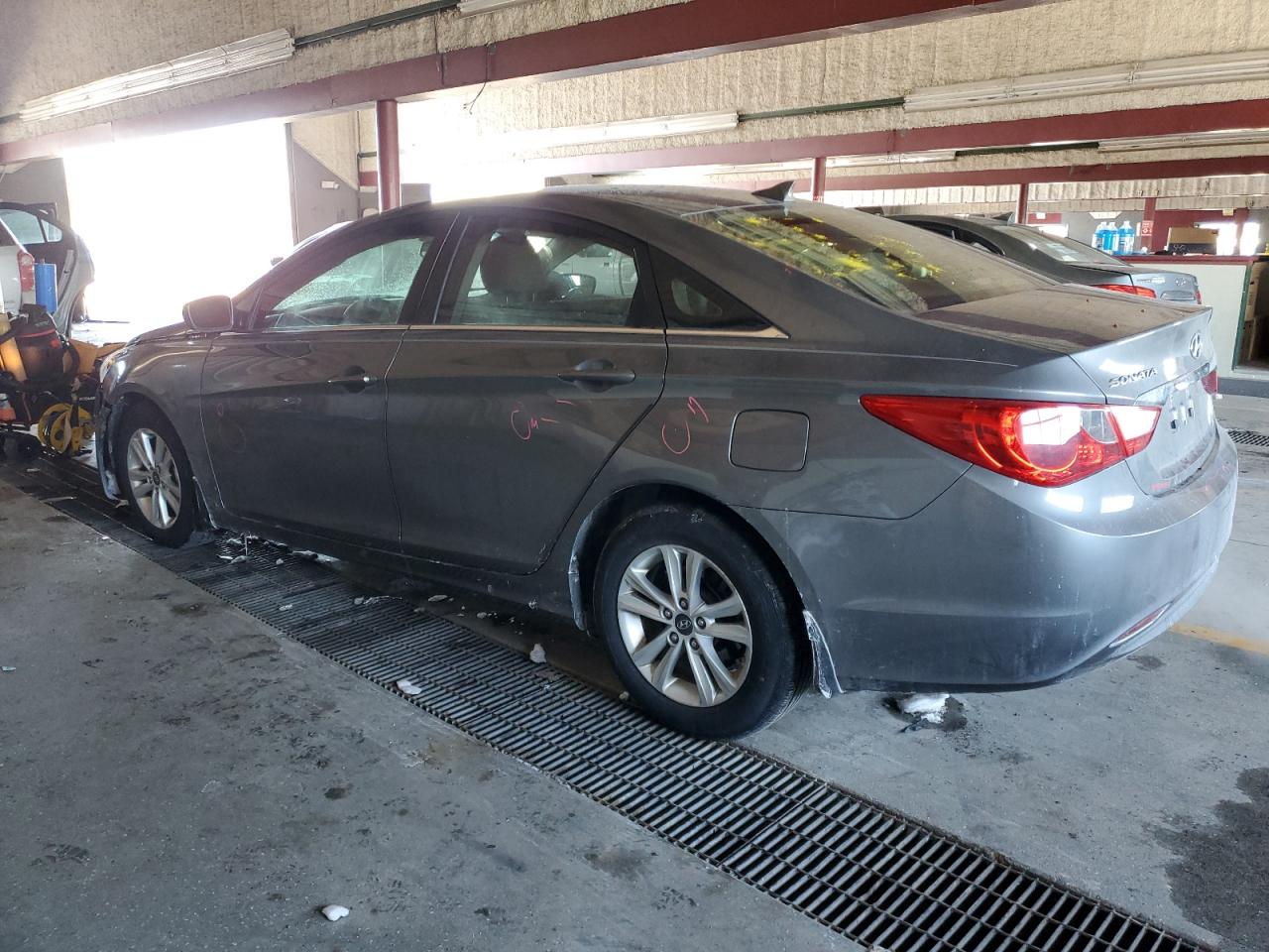 2013 Hyundai Sonata - Image 2