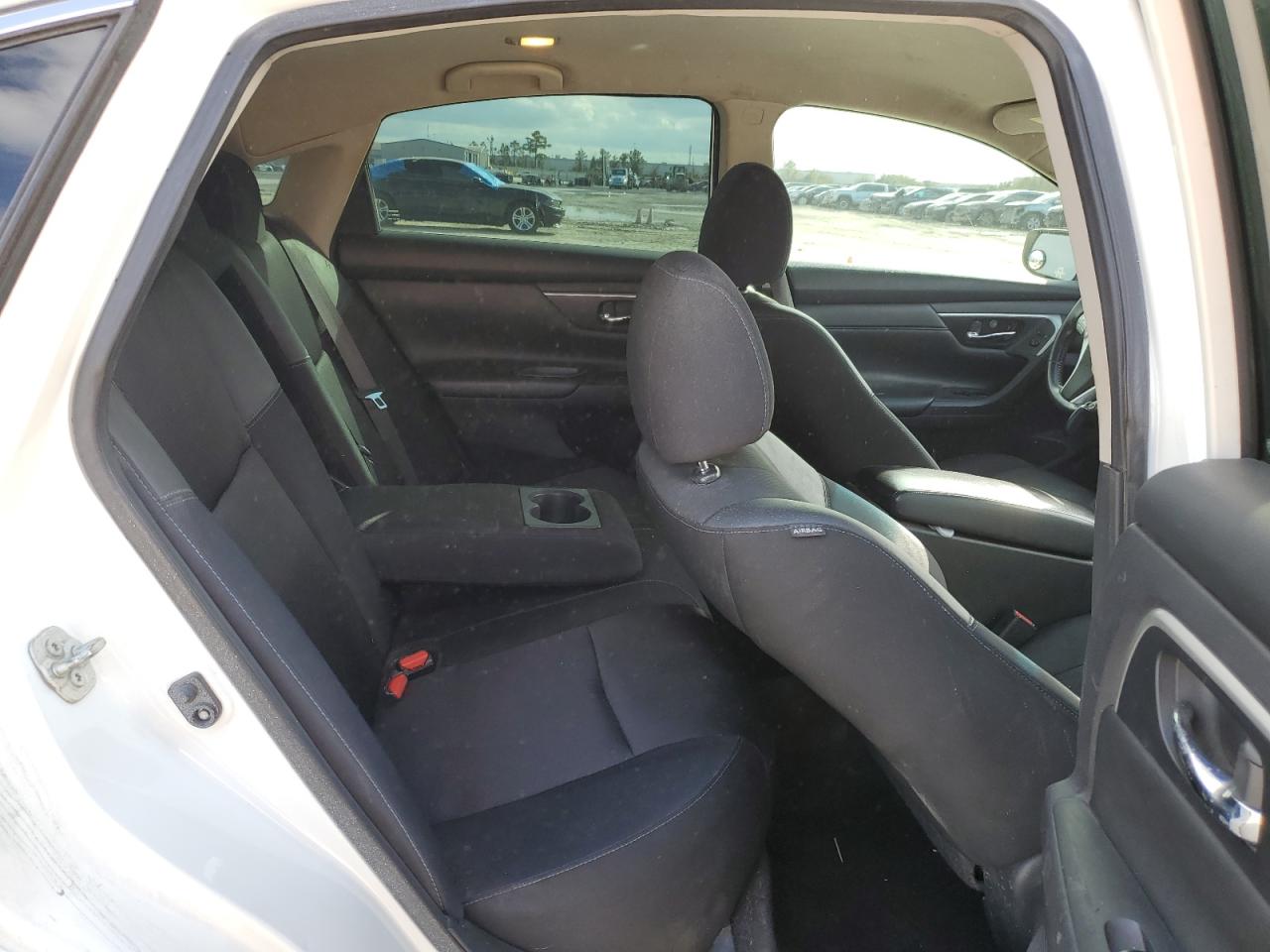 2018 Nissan Altima - Image 10