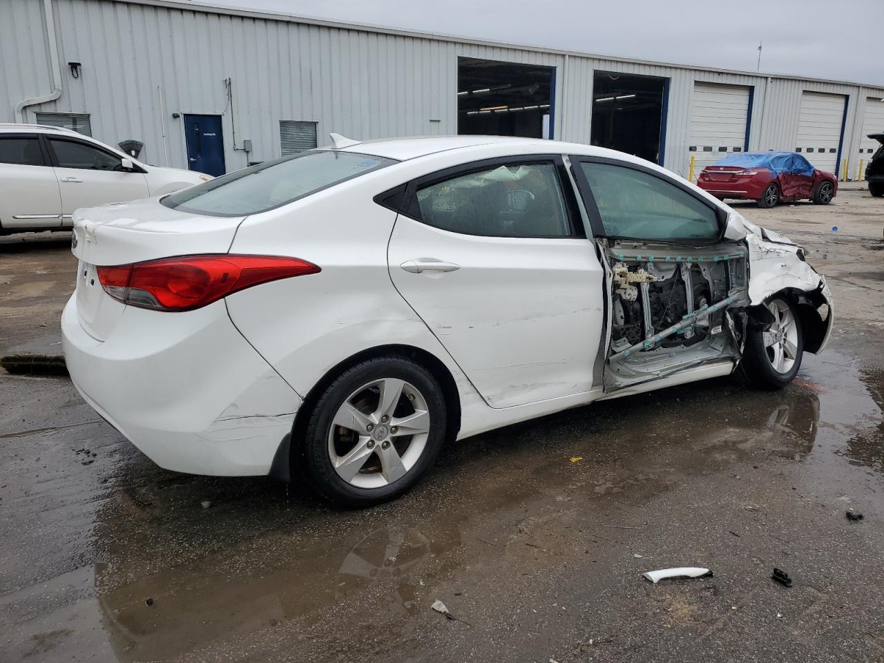 2013 Hyundai Elantra - Image 3