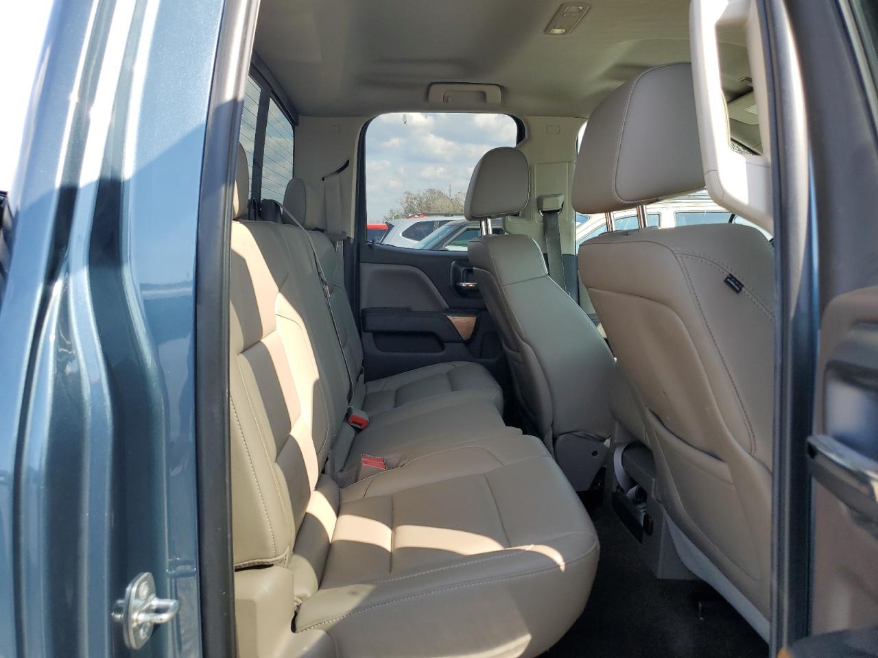 2015 Chevrolet Silverado - Image 10