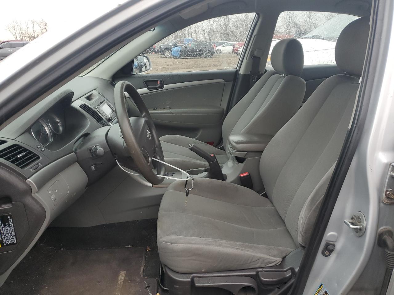 2009 Hyundai Sonata - Image 7