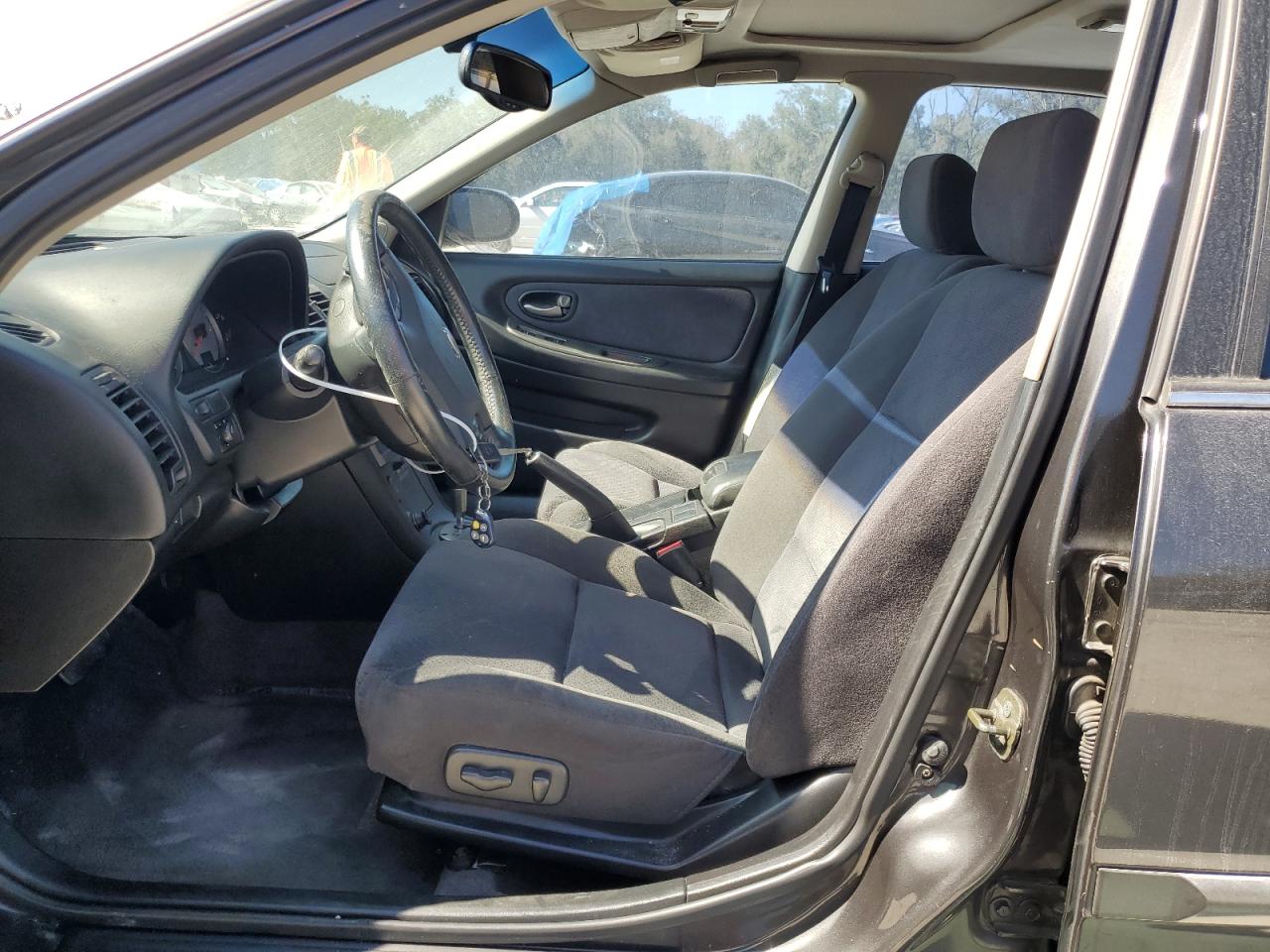 2002 Nissan Maxima - Image 7