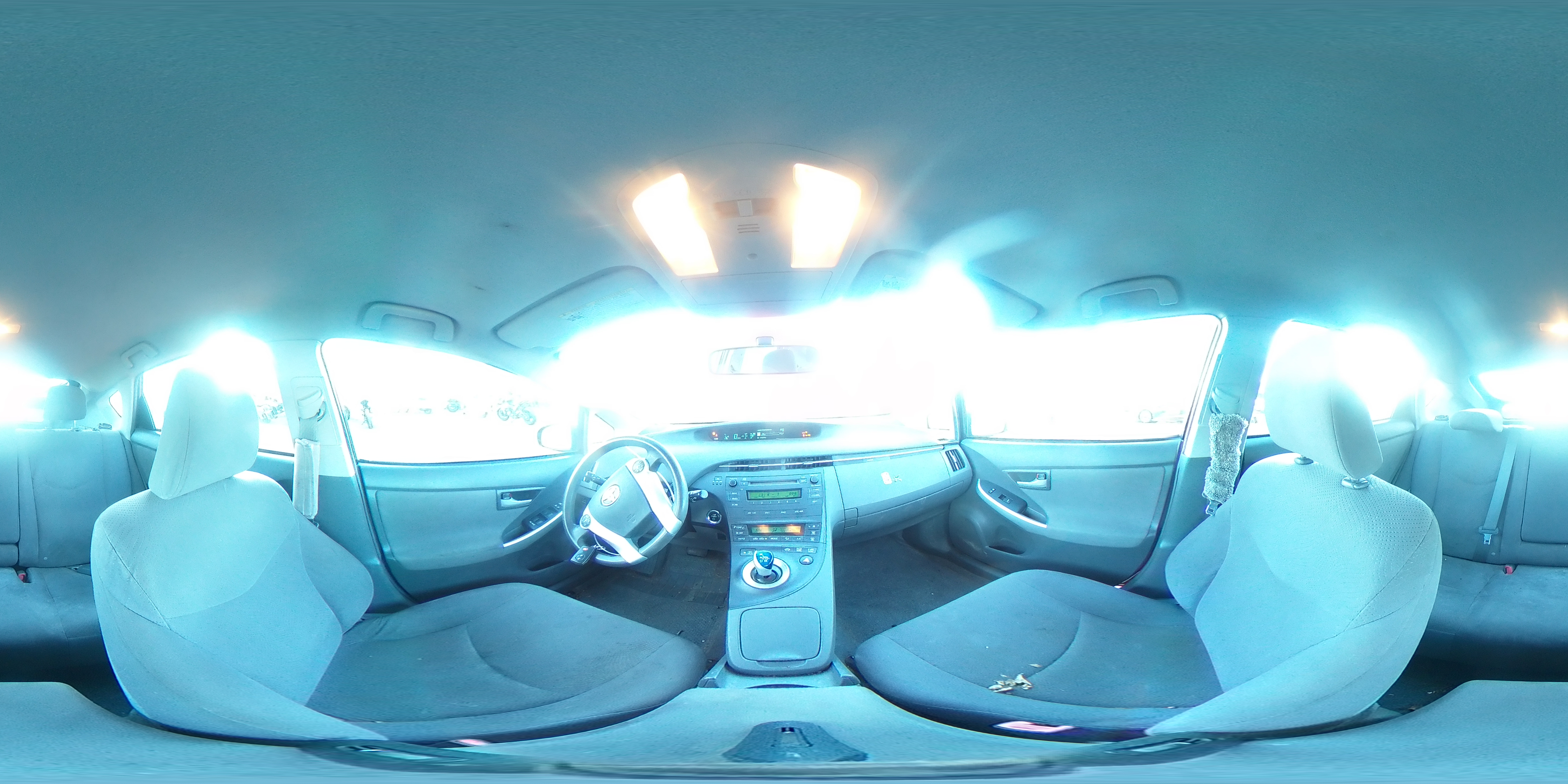 2010 Toyota Prius - Image 13