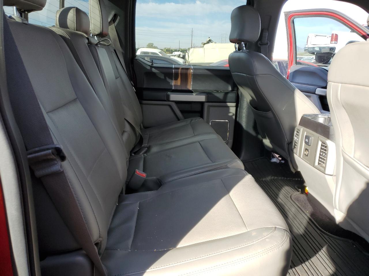 2015 Ford F-150 - Image 10